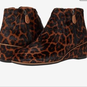 Kenneth Cole Gentle Souls real fur Ella Wedge Zip,Brown Multi Leopard, 6